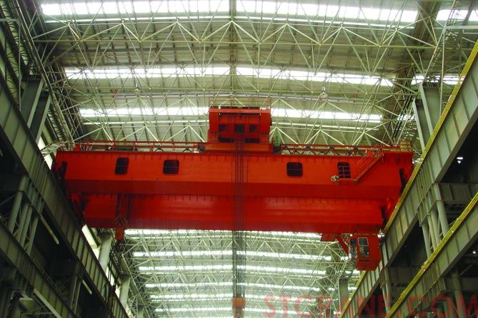 QE型双小车吊钩桥式起重机(图1) QE型双小车吊钩桥式起重机(图1)